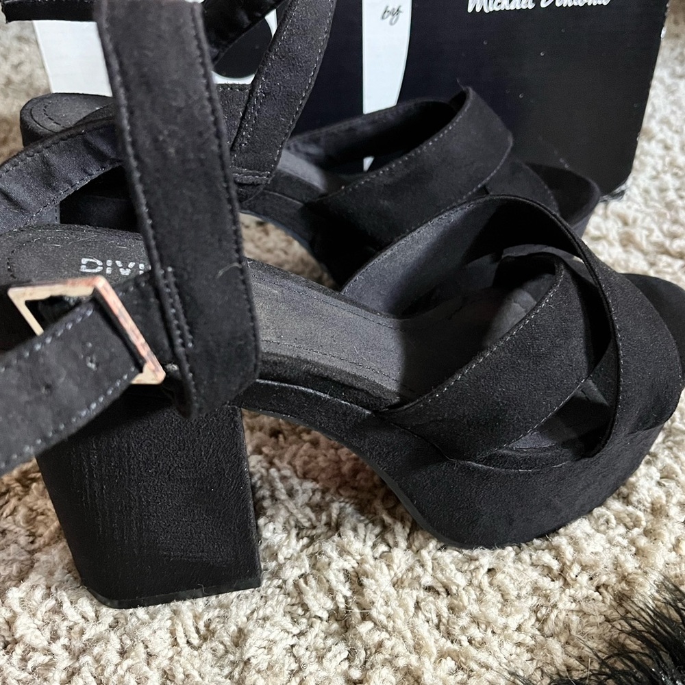 PLATFORMS - Picture 3 of 3